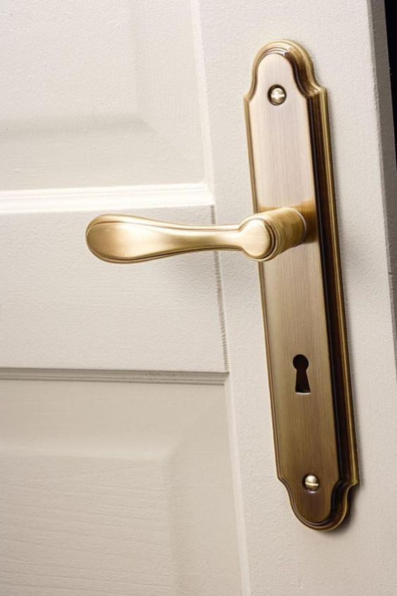 Poignées de porte avec serrure : plus de sécurité pour votre maison缩略图